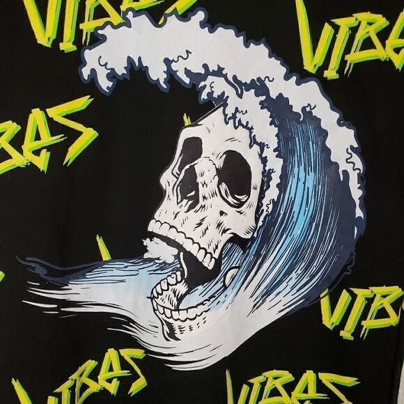 VIBES Surf Shirt Waves & Skull Size Small - Picture 2 of 6